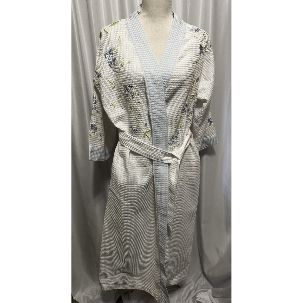 Jasmine Rose Intimates Robe Womens Size M Embroidered Waffle Floral Tie White